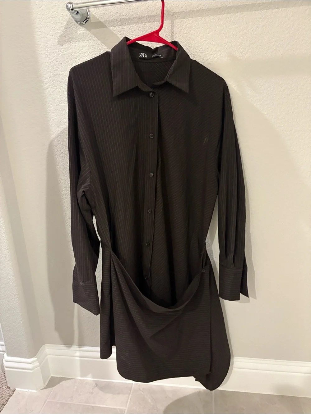 Zara Black Long-Sleeve Button-Up Tunic with Asymmetrical Wrap Hem - Picture 3 of 3